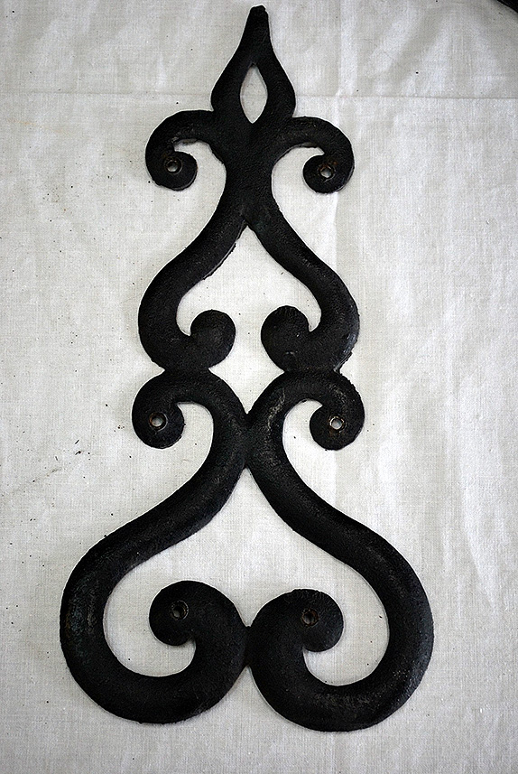 Palmette des Westflügels vor der Bearbeitung. Palmette des Westflügels vor der Bearbeitung.