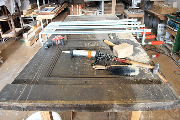 Anleimungen an der Kante im Schloßbereich Anleimungen an der Kante im Schloßbereich