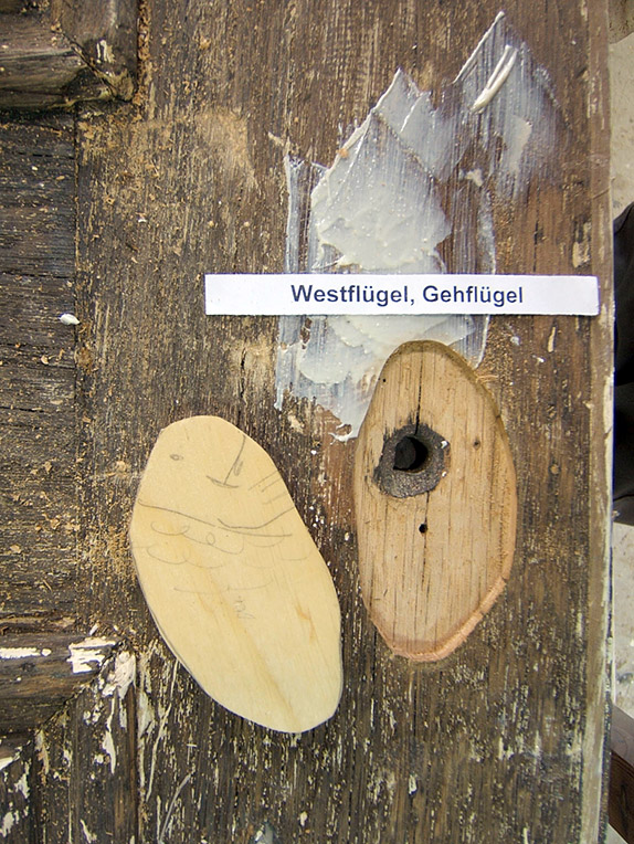 Loch einer Schloßschraube Loch einer Schloßschraube